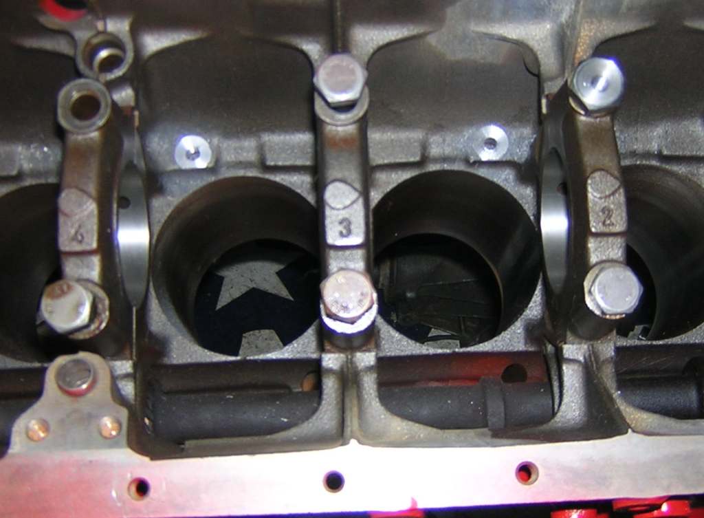 gal/Volvo_Rods__Pistons_Squirterizational_Mods/Squirterizationalized_Redblock05.JPG